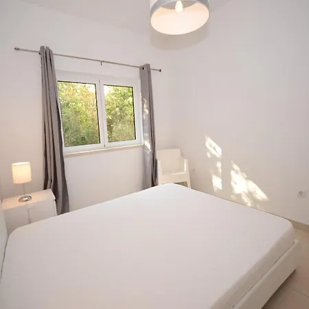 Villa In Alcobaca With Private Pool, Cleaning Included וילה