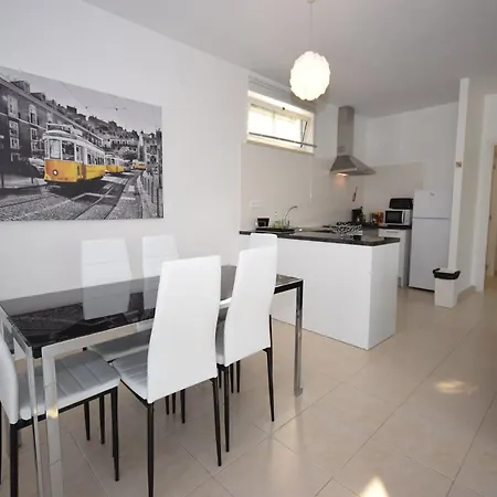 Villa In Alcobaca With Private Pool, Cleaning Included * אלקובאקה