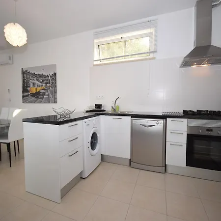 Villa In Alcobaca With Private Pool, Cleaning Included וילה