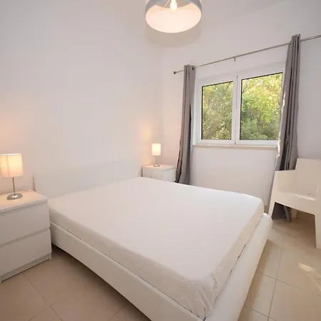 Villa In Alcobaca With Private Pool, Cleaning Included וילה *