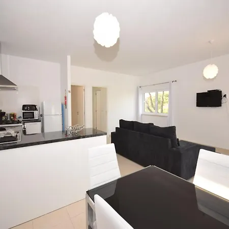 וילה Villa In Alcobaca With Private Pool, Cleaning Included אלקובאקה
